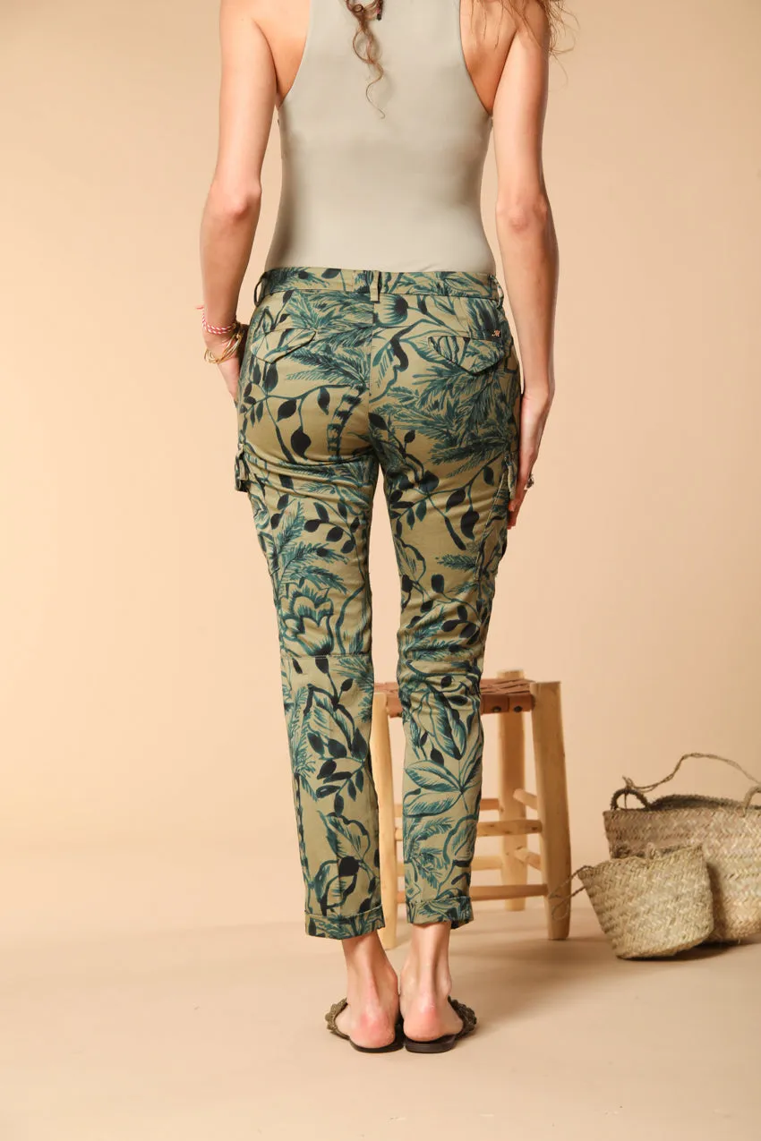 CHILE CITY CARGO PANTS IN FLORAL PRINT GREEN