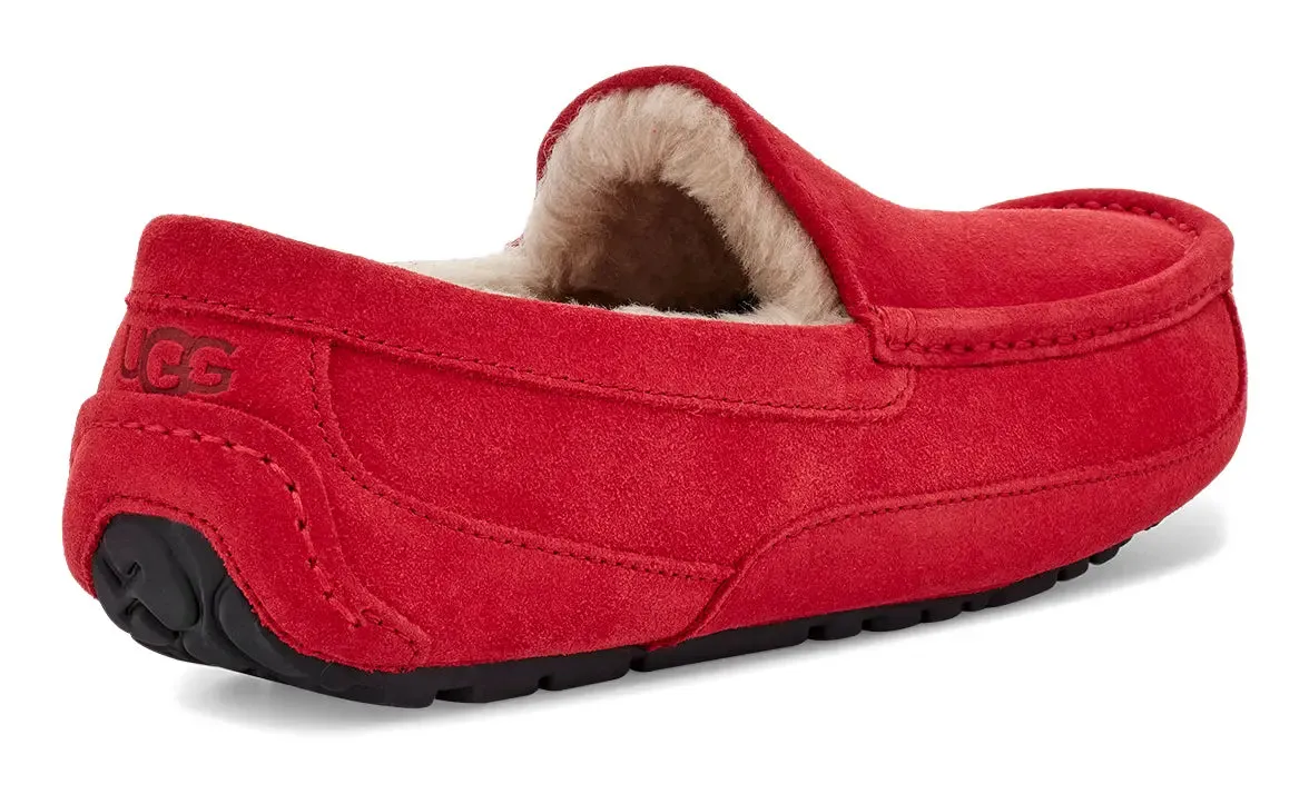 Men’s UGG Ascot (Suede) – Classic Moc-Toe Slipper with Indoor/Outdoor Comfort