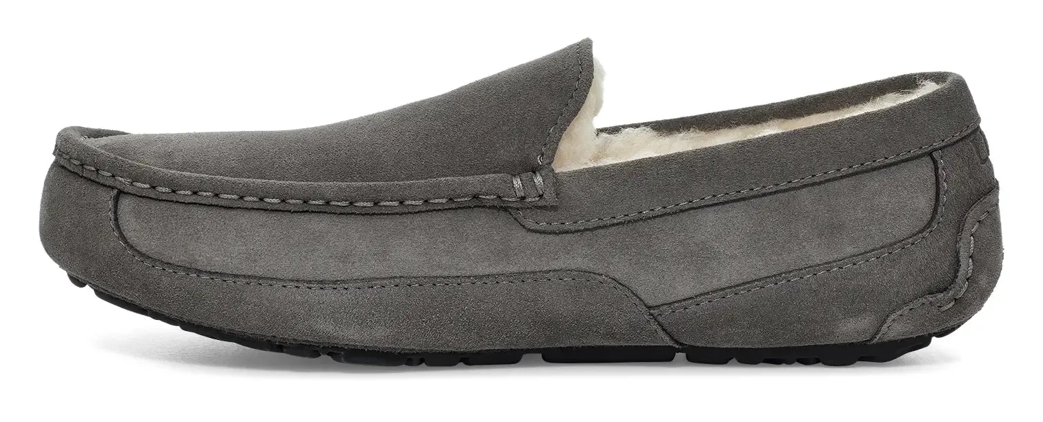 Men’s UGG Ascot (Suede) – Classic Moc-Toe Slipper with Indoor/Outdoor Comfort