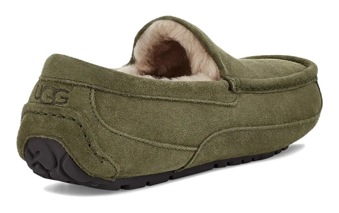 Men’s UGG Ascot (Suede) – Classic Moc-Toe Slipper with Indoor/Outdoor Comfort