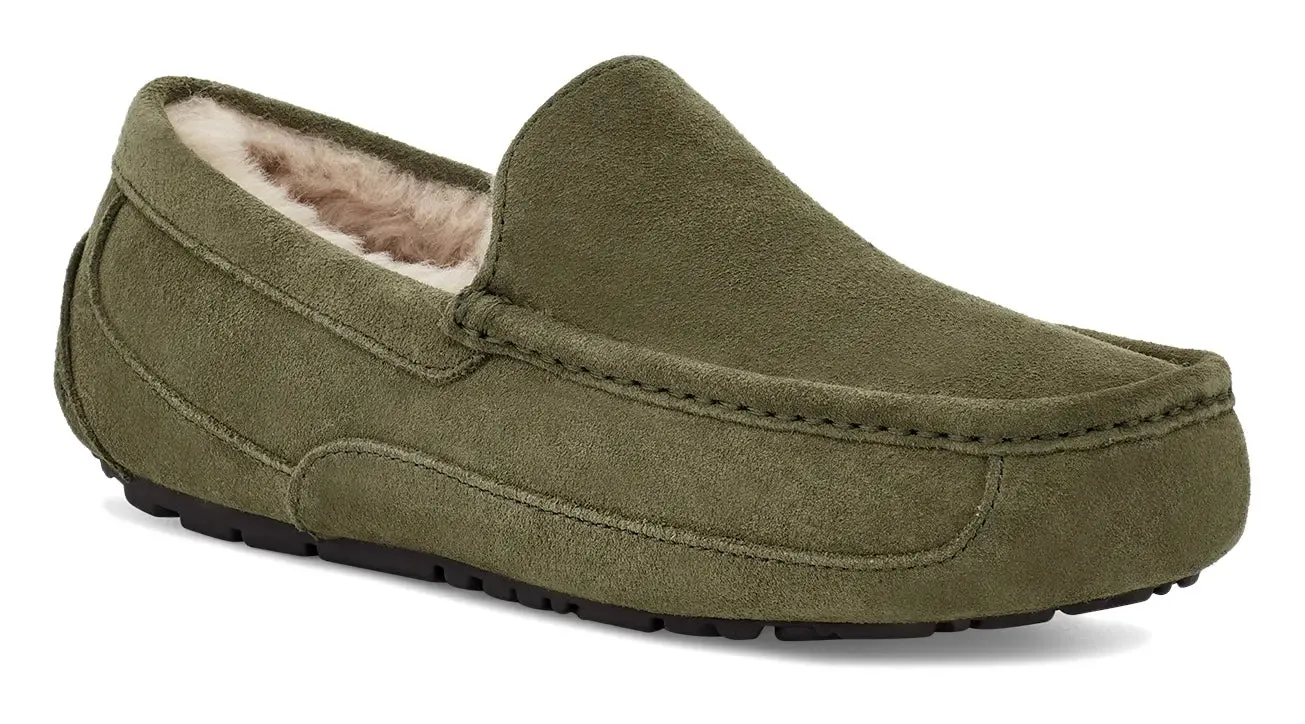 Men’s UGG Ascot (Suede) – Classic Moc-Toe Slipper with Indoor/Outdoor Comfort